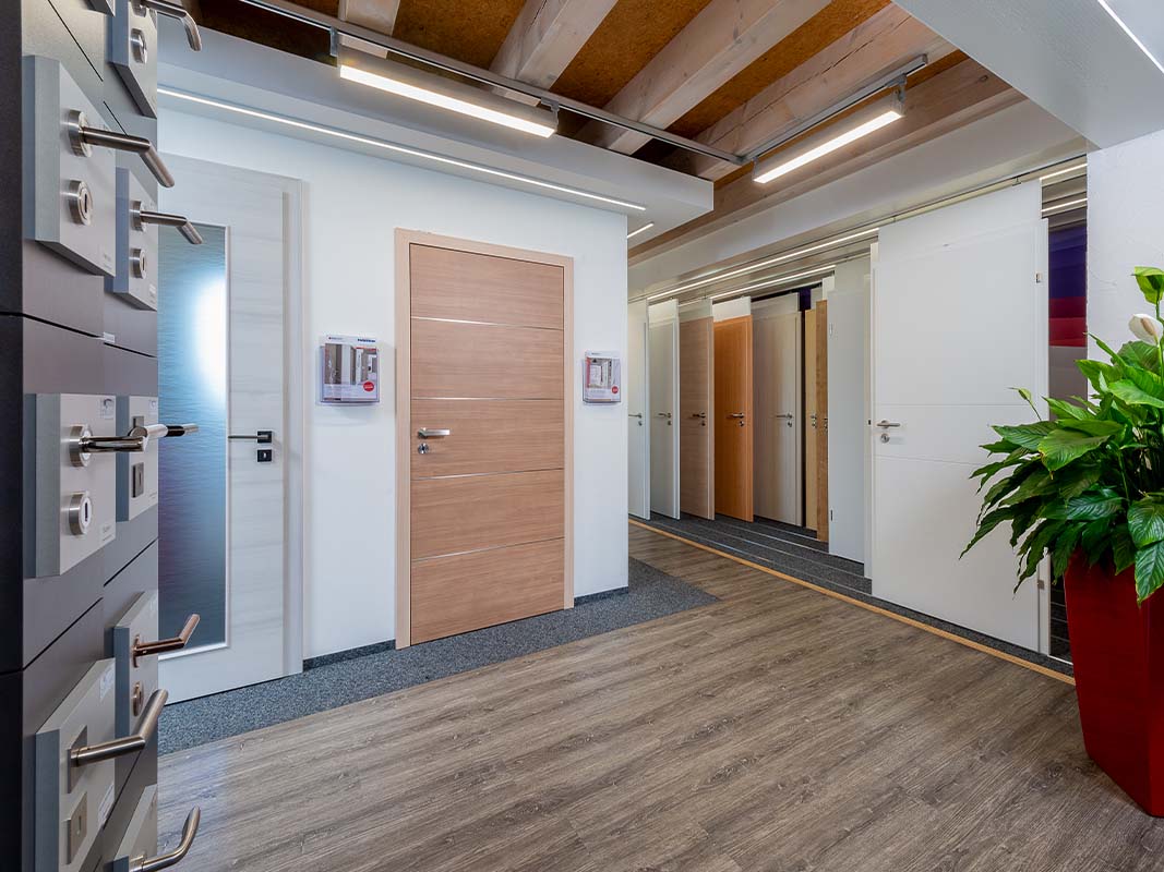 Bild Text Kombi Zoom 800x1067px HFE5106 Tueren bearb